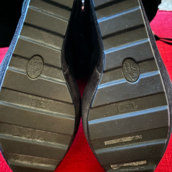 Black Suede Platform Boots - Picture 4 of 4